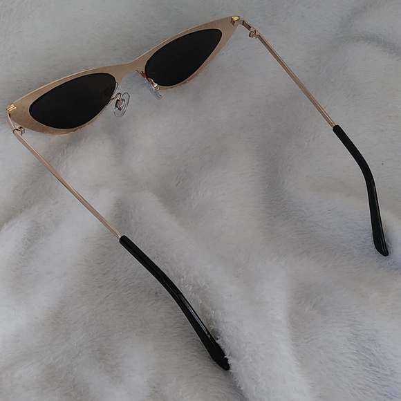 Breakfast at Tiffany's" Sunglasses - Picture 9 of 10